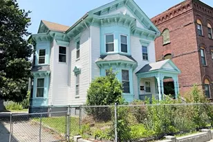 187 Chestnut St, Holyoke, MA 01040 - Photo 1