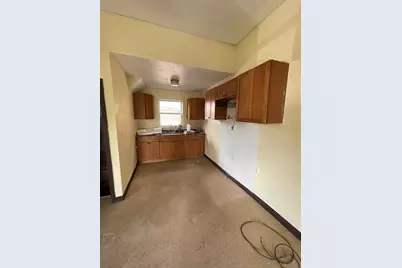 187 Chestnut St, Holyoke, MA 01040 - Photo 6