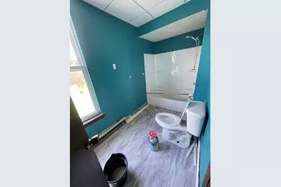 187 Chestnut St, Holyoke, MA 01040 - Photo 12
