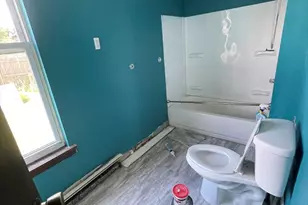 187 Chestnut St, Holyoke, MA 01040 - Photo 12