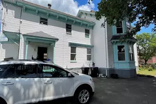187 Chestnut St, Holyoke, MA 01040 - Photo 2
