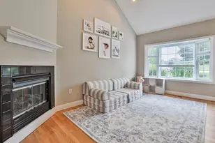 72 Mountain Vlg Rd, Windham, NH 03087 - Photo 4