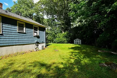 21 Strout Ave, Wilmington, MA 01887 - Photo 4