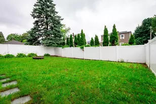 98 Winter St, Saugus, MA 01906 - Photo 4