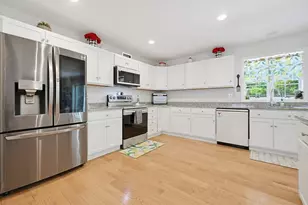 7 Tabor Rd, Uxbridge, MA 01569 - Photo 2