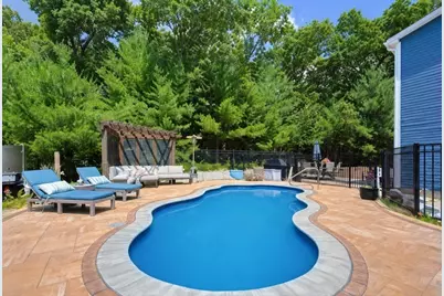 7 Tabor Rd, Uxbridge, MA 01569 - Photo 2