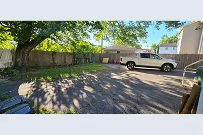 20 Rathburn St, Chicopee, MA 01020 - Photo 2
