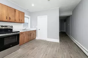25 W Wyoming Ave, Melrose, MA 02176 - Photo 4
