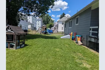 86 Edwards St, Fitchburg, MA 01420 - Photo 16