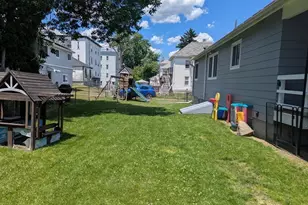 86 Edwards St, Fitchburg, MA 01420 - Photo 16