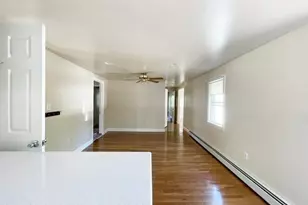 45 Pike St, Salisbury, MA 01952 - Photo 4