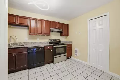 11 Gibbs St #B17, Worcester, MA 01607 - Photo 6