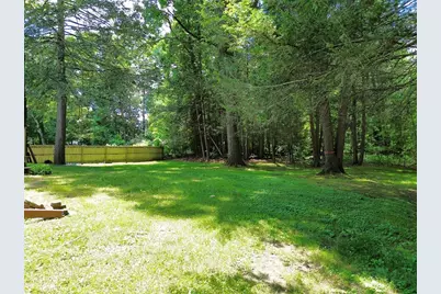 26 Oak Hill Road, Greenfield, MA 01301 - Photo 8