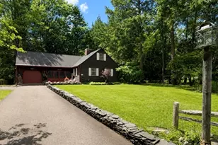 26 Oak Hill Rd, Greenfield, MA 01301 - Photo 2