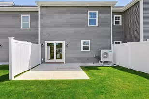 321 Winthrop St, Taunton, MA 02780 - Photo 12
