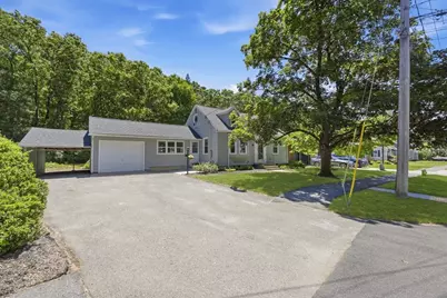 32 Cornell St, South Hadley, MA 01075 - Photo 2