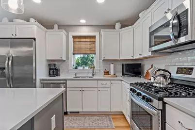 670 Bay St, Fall River, MA 02724 - Photo 12
