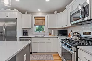 670 Bay St, Fall River, MA 02724 - Photo 12