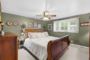 10 Ash St, Fairhaven, MA 02719 - Photo 4