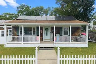 10 Ash St, Fairhaven, MA 02719 - Photo 1