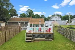 10 Ash St, Fairhaven, MA 02719 - Photo 34