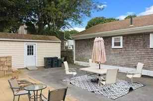 10 Ash St, Fairhaven, MA 02719 - Photo 30