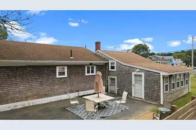 10 Ash St, Fairhaven, MA 02719 - Photo 32