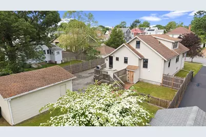 73 Chestnut St, Fairhaven, MA 02719 - Photo 4