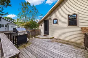 73 Chestnut St, Fairhaven, MA 02719 - Photo 8