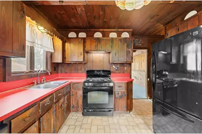 73 Chestnut St, Fairhaven, MA 02719 - Photo 12