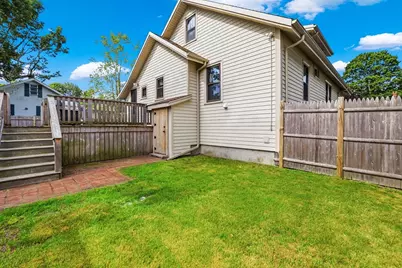 73 Chestnut St, Fairhaven, MA 02719 - Photo 6