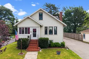 73 Chestnut St, Fairhaven, MA 02719 - Photo 2