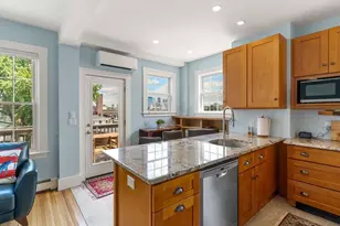 35 Mead St, Boston, MA 02129 - Photo 8