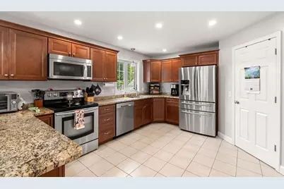 196 Commonwealth Ave, North Attleboro, MA 02763 - Photo 18