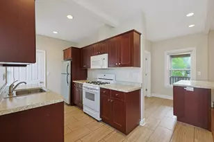 9 Elm St, Melrose, MA 02176 - Photo 4
