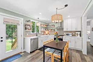 100 Delmar Dr, Northbridge, MA 01588 - Photo 6
