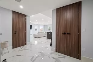 32 Pearl St, Boston, MA 02125 - Photo 18