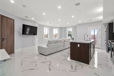 32 Pearl St #4, Boston, MA 02125 - Photo 4