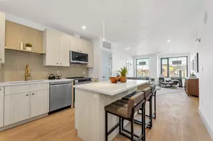 34 Oak St, Boston, MA 02136 - Photo 2