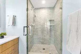 34 Oak St, Boston, MA 02136 - Photo 14