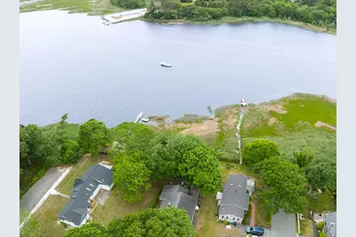 86 Highland Shores Dr, Wareham, MA 02571 - Photo 2
