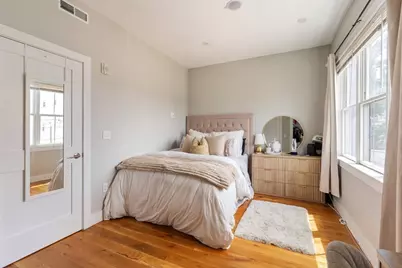 182 W 7th St #2, Boston, MA 02127 - Photo 8
