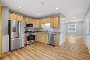 3 Hingham Rd, Worcester, MA 01606 - Photo 16
