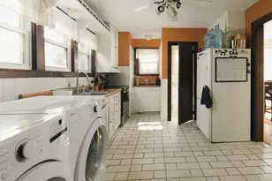 8 Liberty St, Holyoke, MA 01040 - Photo 10