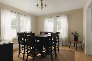 8 Liberty St, Holyoke, MA 01040 - Photo 6