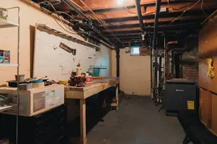 8 Liberty St, Holyoke, MA 01040 - Photo 34