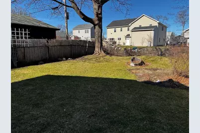 91 Daviston St, Springfield, MA 01108 - Photo 36