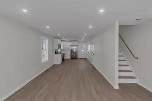 65 Euclid Ave, Springfield, MA 01108 - Photo 8