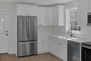 65 Euclid Ave, Springfield, MA 01108 - Photo 6