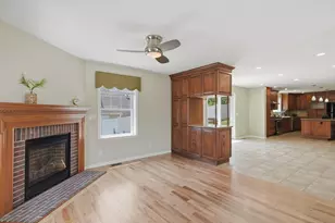 7 Riverside St, Danvers, MA 01923 - Photo 16